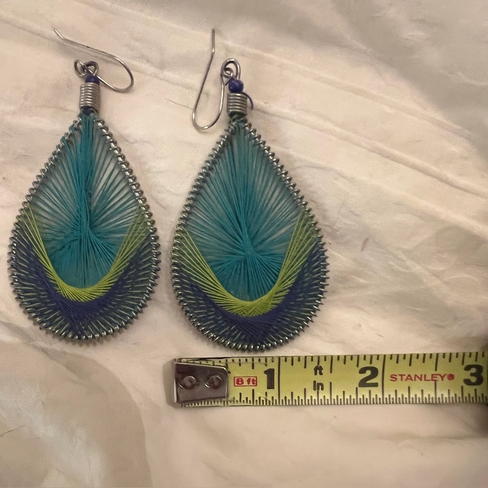Wire wrapped thread earrings peacock - Picture 6 of 6